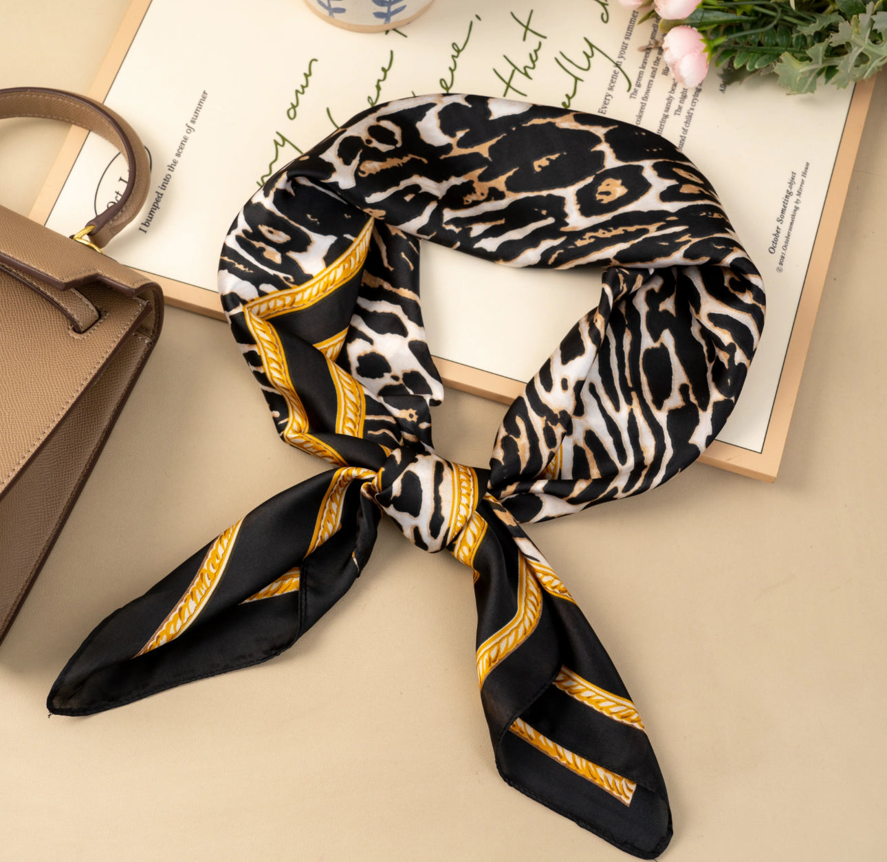 Foulard léopard 90x90cm effet soie