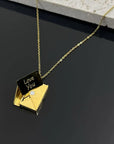 Collier avec enveloppe et message d’amour « Love You »