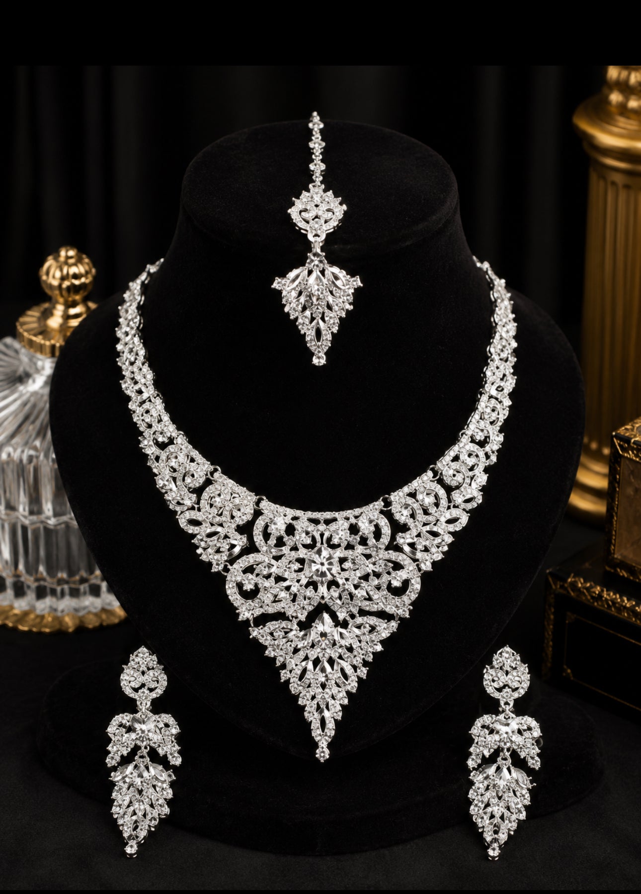 Parure Indienne : Bijou de tête Tikka, Collier et boucles d’oreilles